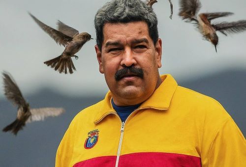 A Maduro lo ponen verde y no se pone rojo… una evolución contranatura