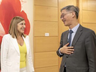 Cantabria busca atraer inversión china con el Puerto de Santander y La Pasiega