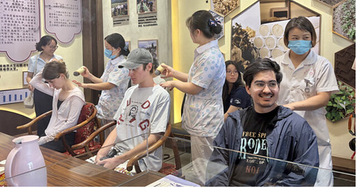 Once estudiantes internacionales descubren la fascinante región china de Yichun